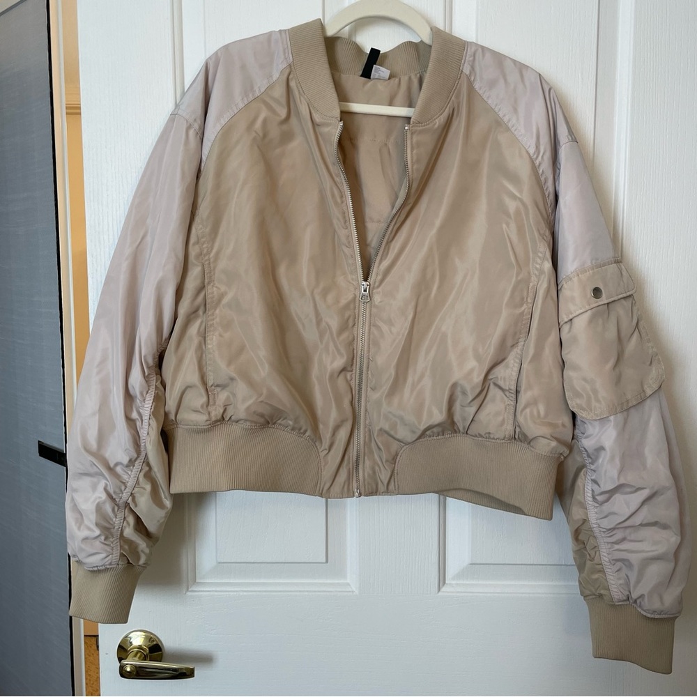 Divided H&M Womens Y2K Satin Cropped Bomber Jacket Size XXL Tan/Cream Streetwear